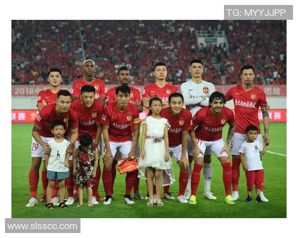 广州恒大与北京国安首回合激战回顾双方精彩表现与战术分析